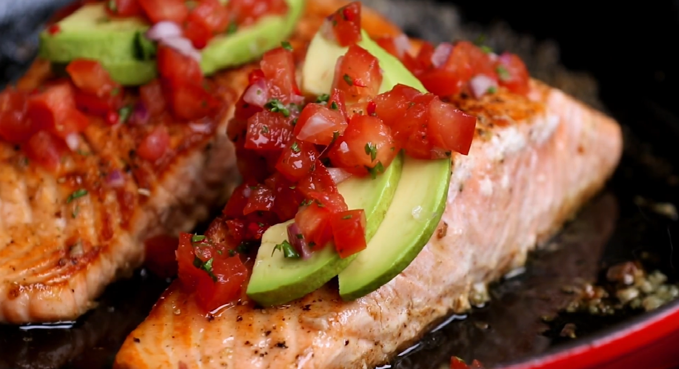 Mastering Flavorful Pan-Seared Salmon with Avocado Tomato Salsa